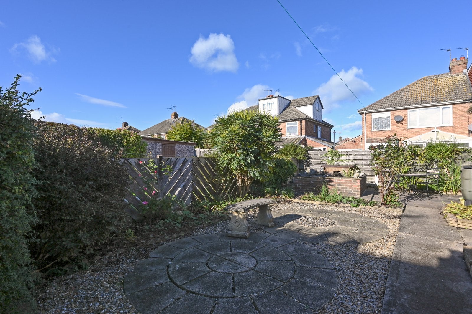 House Whitethorn Close in Huntington