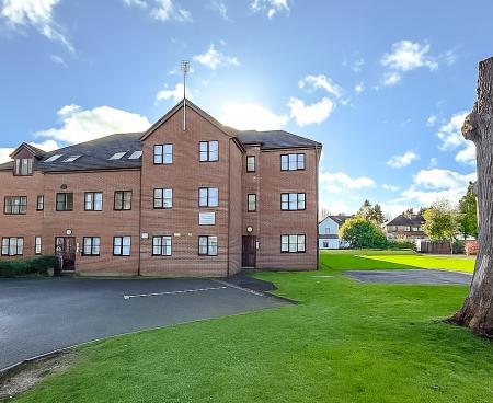 Flat Crown Rise in Watford