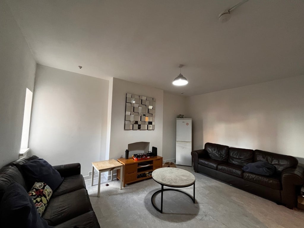 Room Derby Road in Nottingham