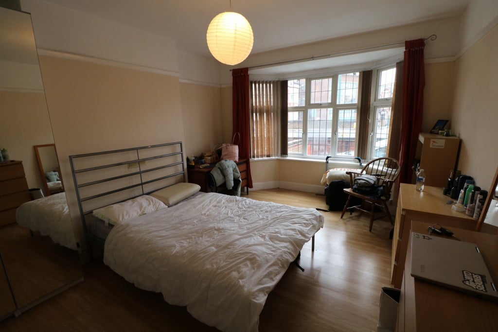 Room Derby Road in Nottingham