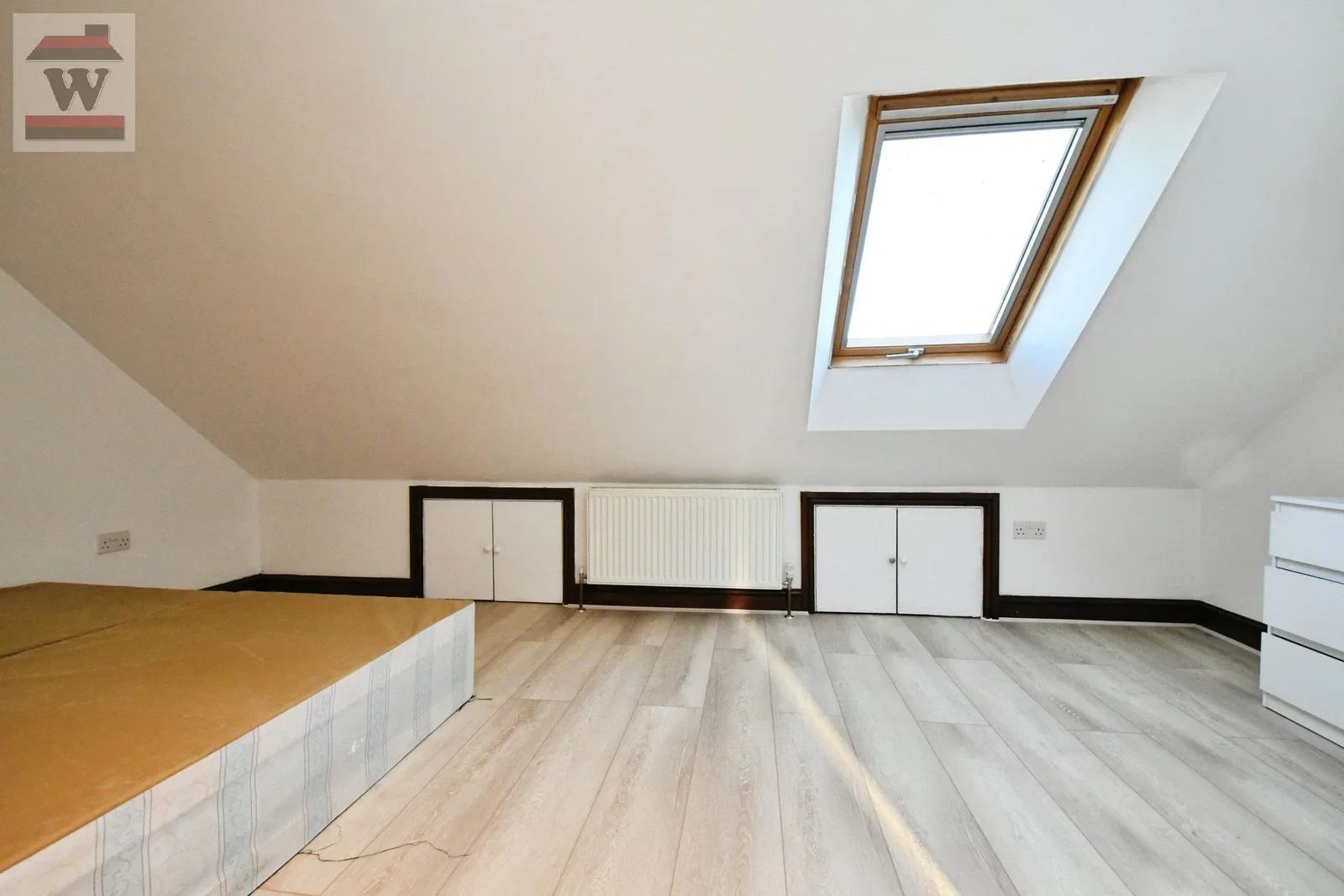 Flat Lampton Road in Greater London
