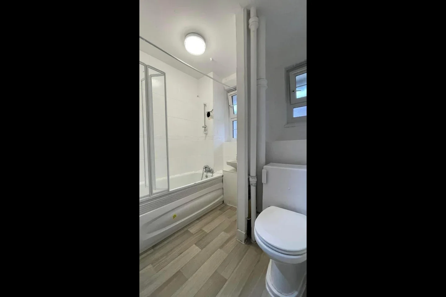 Room Ernest Street in Greater London