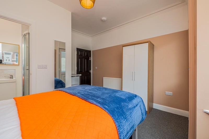Room St Mary's Road in Nuneaton and Bedworth