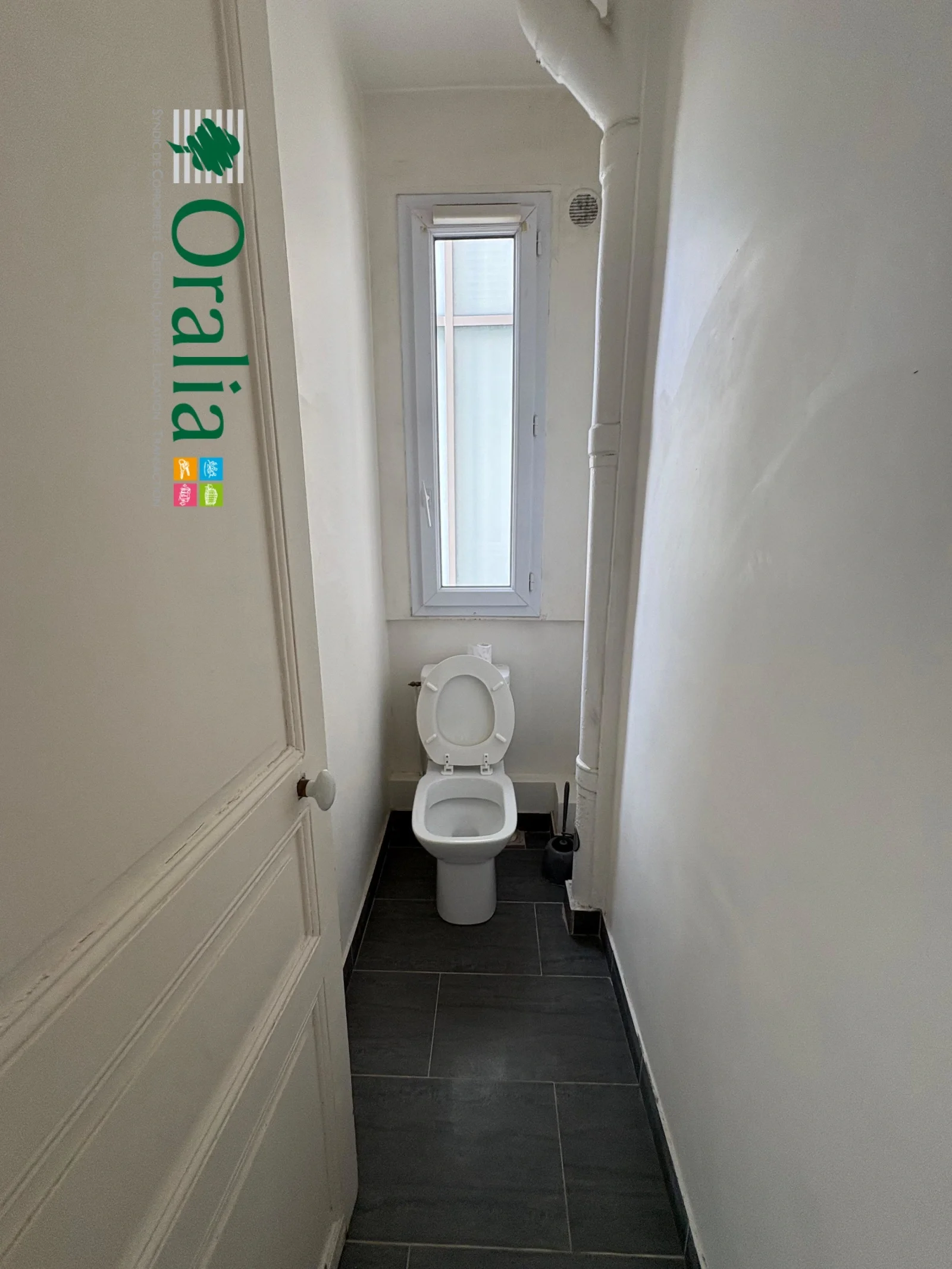 Flat Rue Victor Hugo in Levallois-Perret