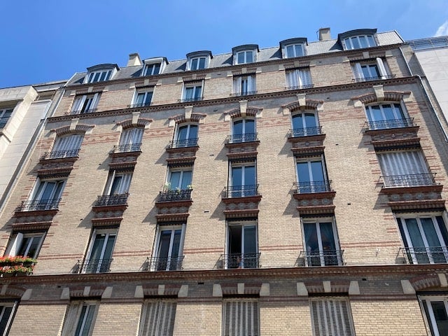Flat Rue Victor Hugo in Levallois-Perret