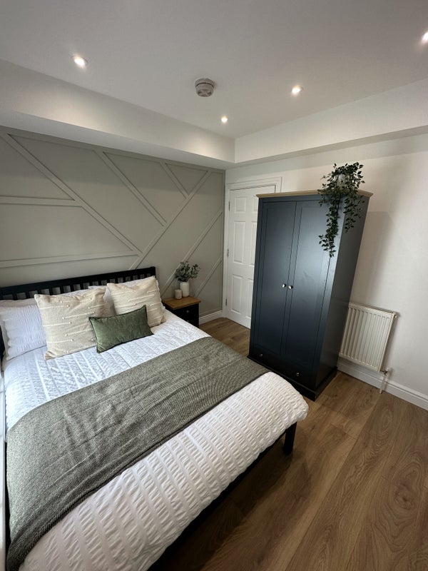 Room High Street in Hinckley and Bosworth