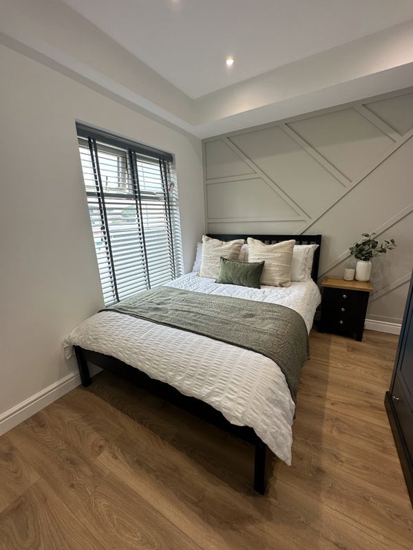Room High Street in Hinckley and Bosworth