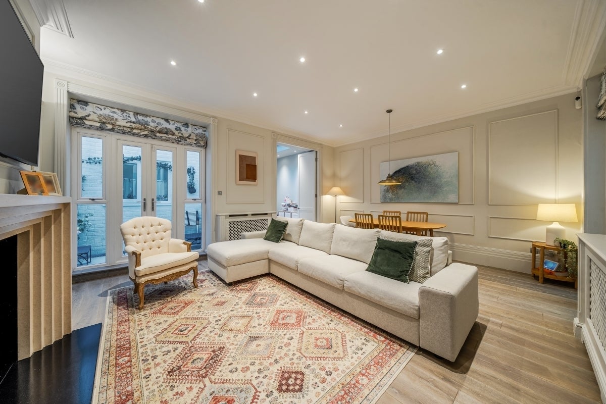 House Coleherne Mews in Greater London