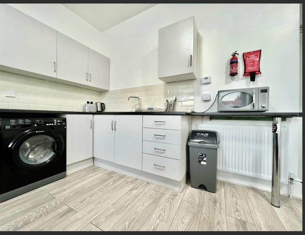 Flat South Street in Greater London