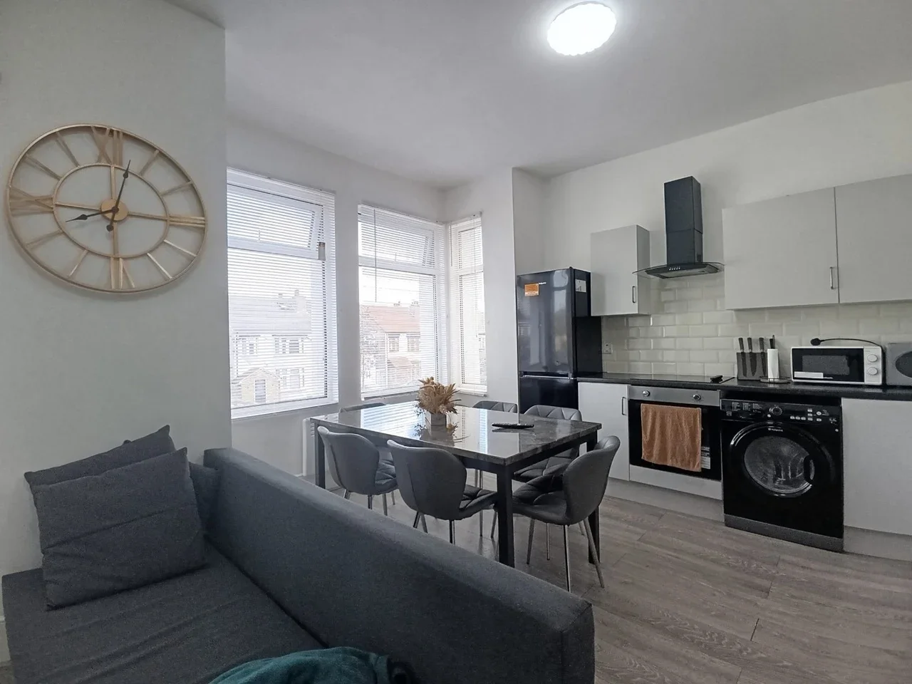 Flat South Street in Greater London