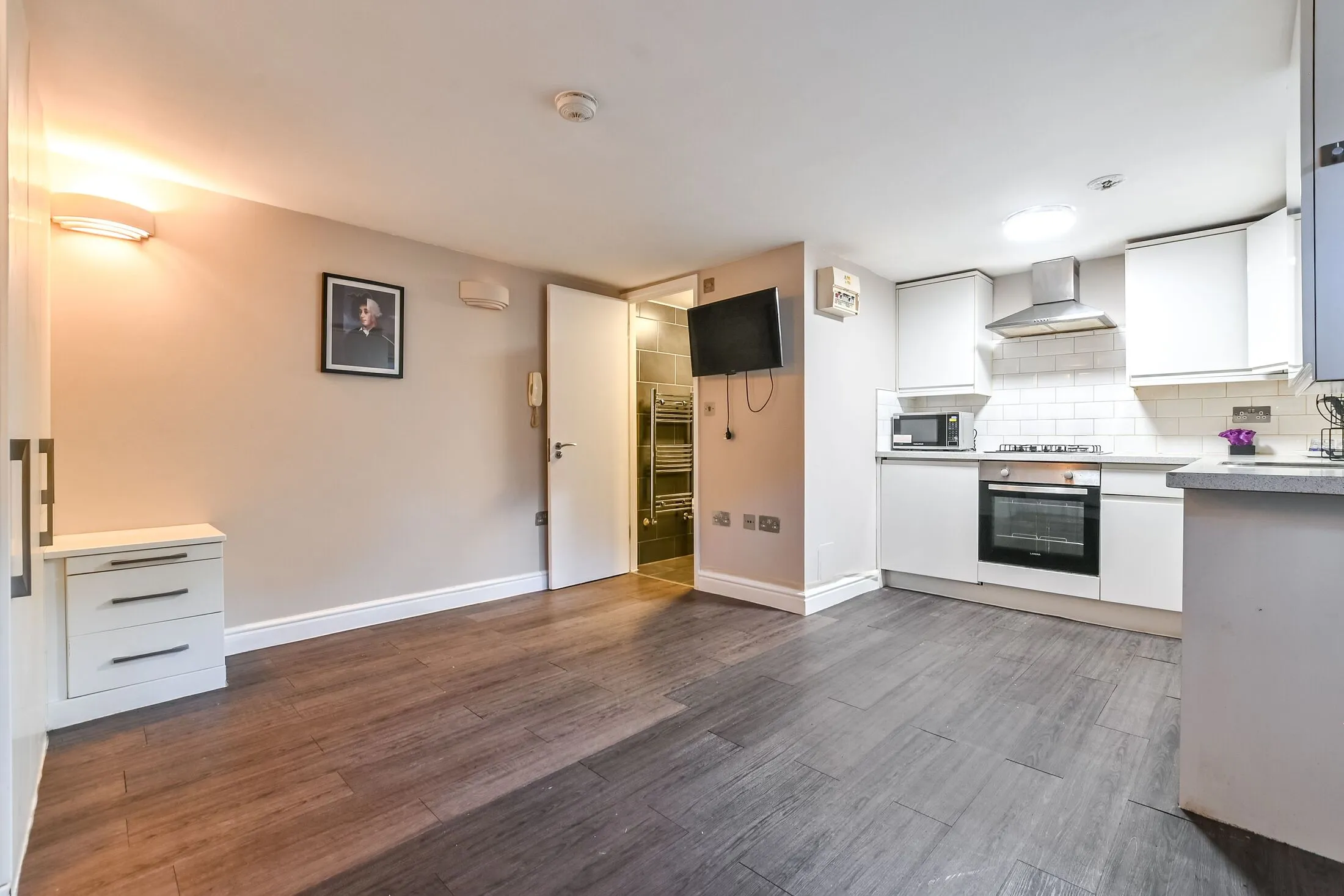 Flat Caledonian Road in Greater London