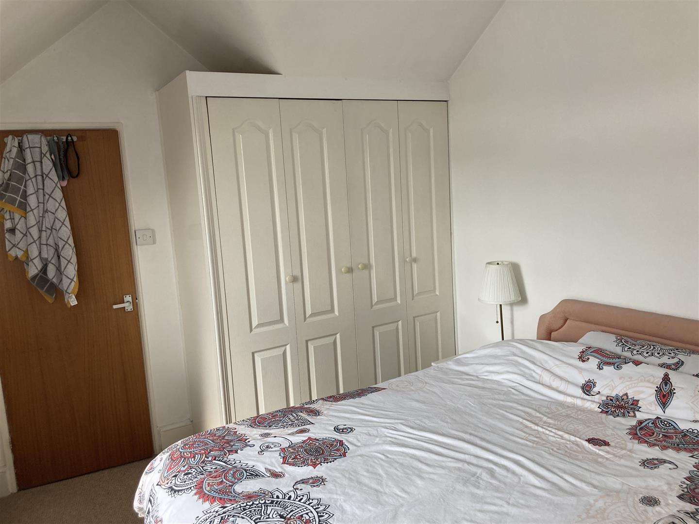 Flat Buxton Gardens in Greater London