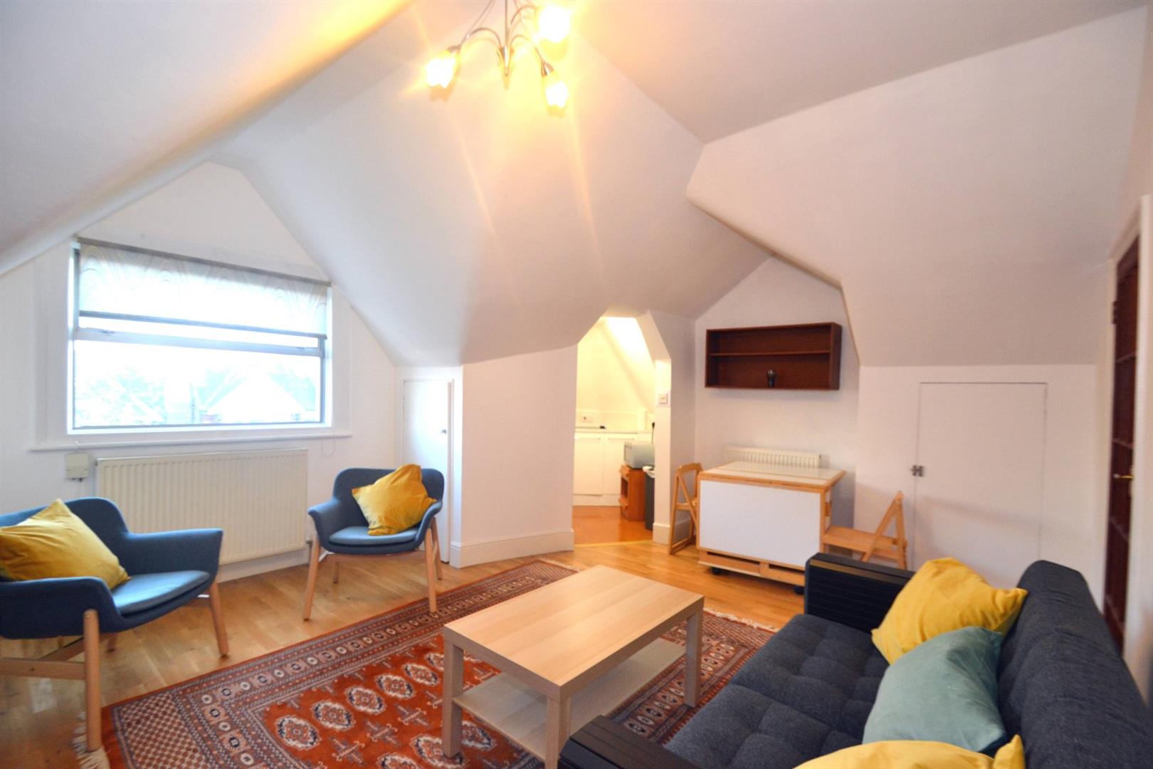Flat Buxton Gardens in Greater London