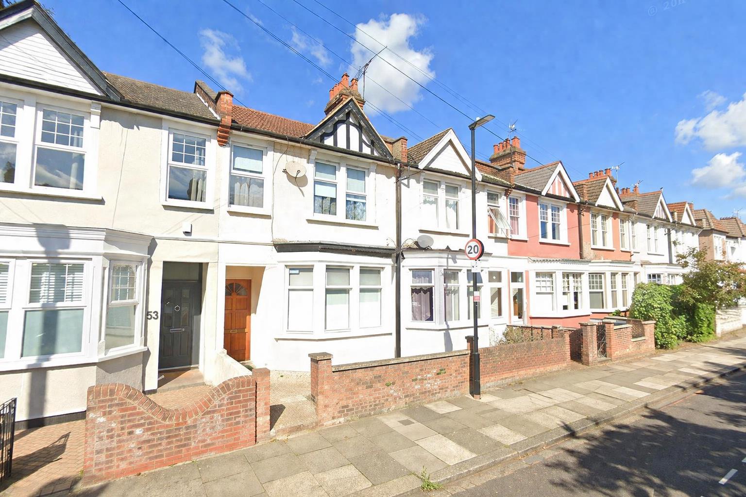 Flat Boundary Road in Greater London