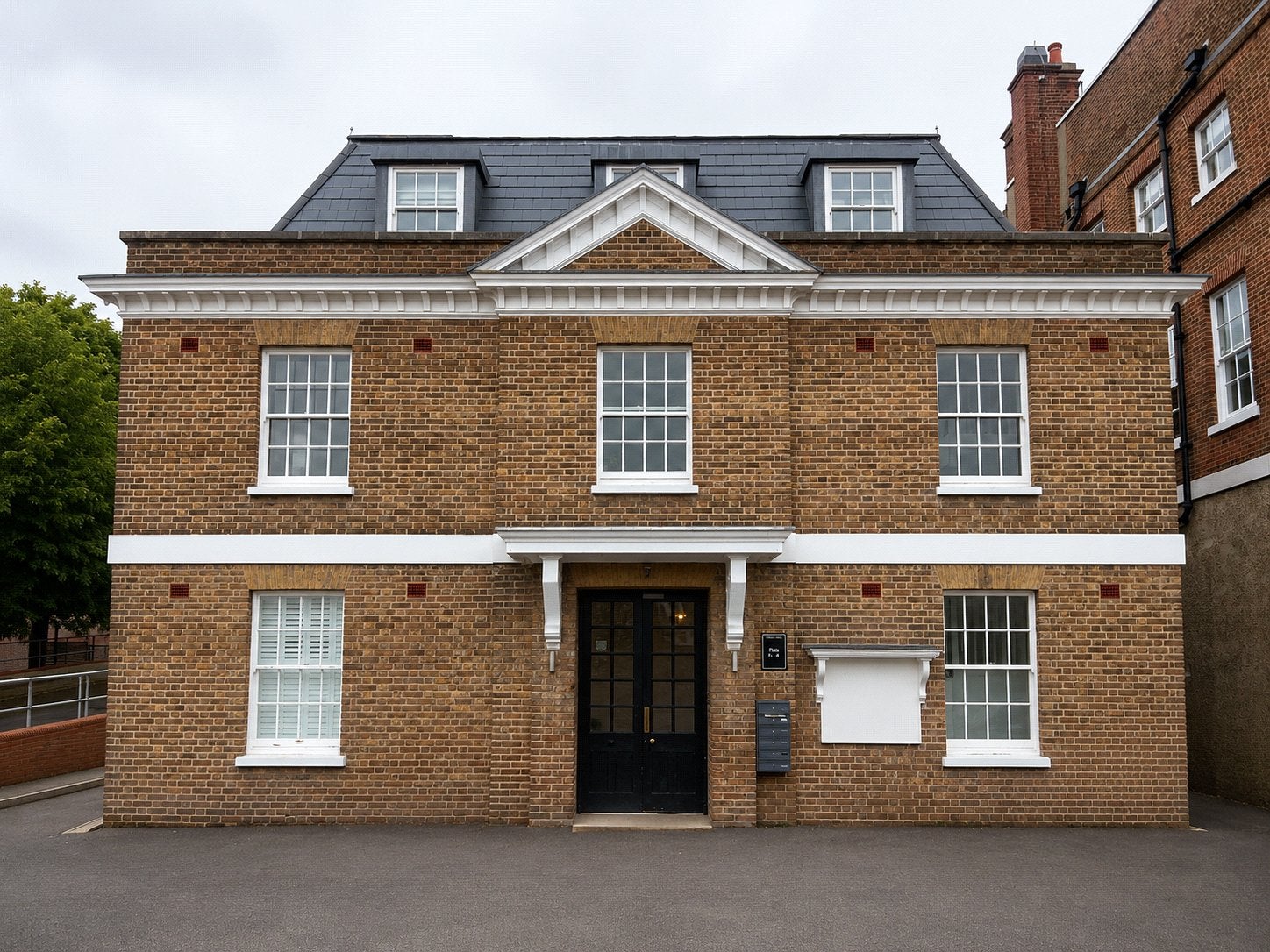 Flat Ashley Road in Epsom and Ewell