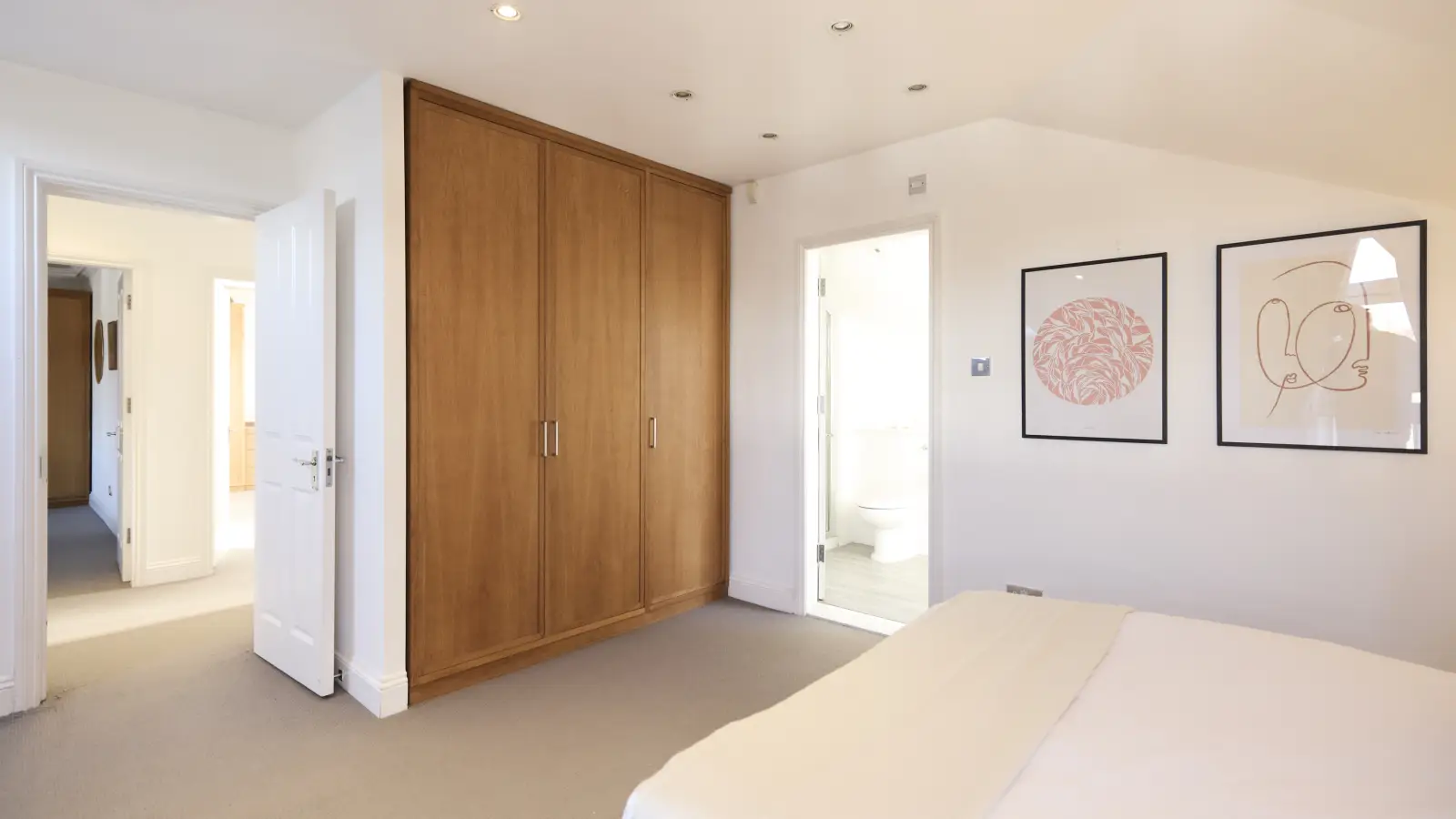 Flat Rudall Crescent in Greater London
