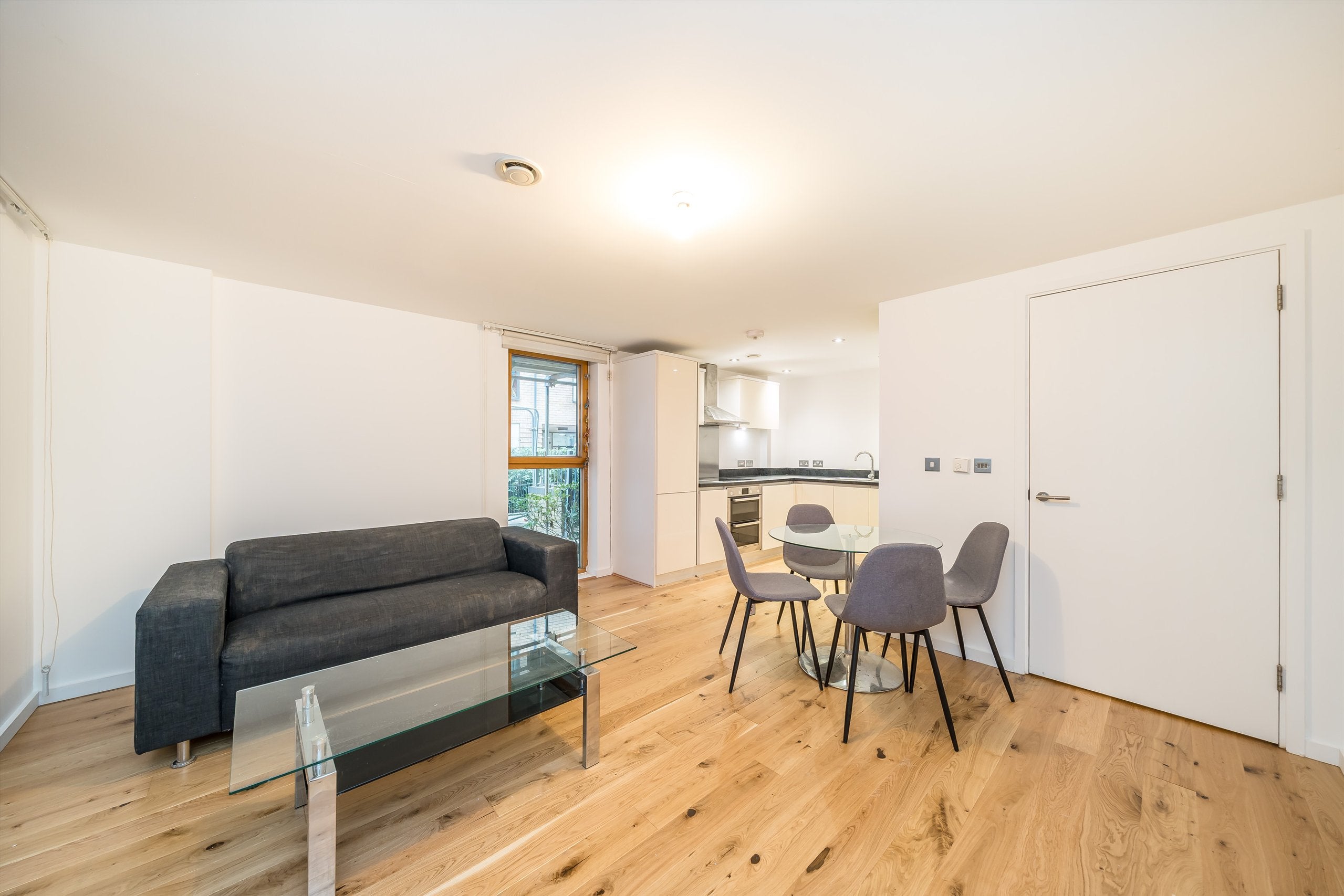 Flat Blackheath Hill in Greater London