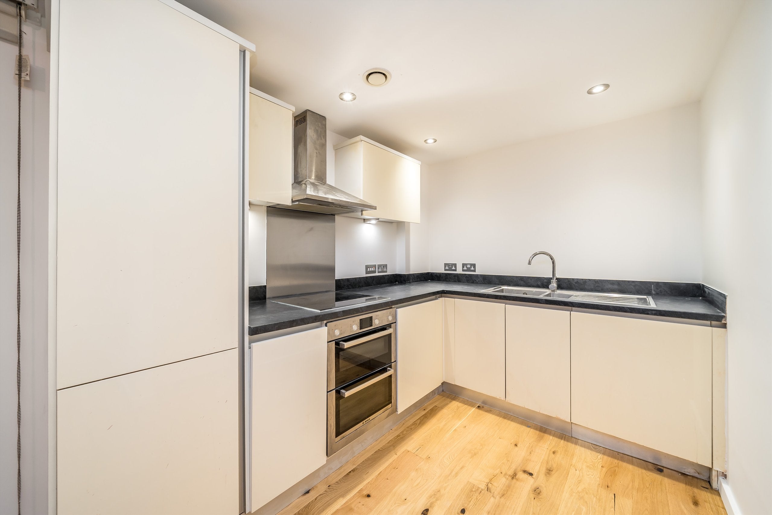 Flat Blackheath Hill in Greater London