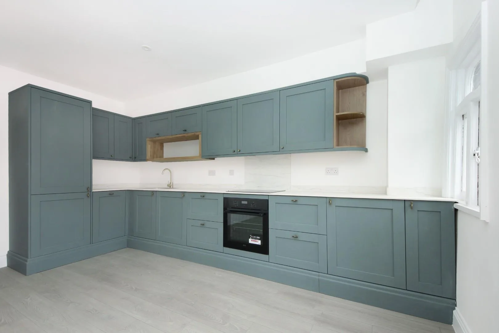 Flat Northfield Avenue in Greater London