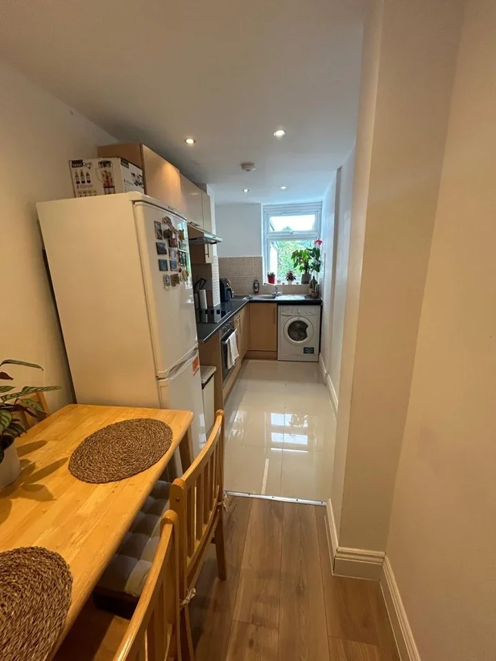 Flat Finchley Lane in Greater London