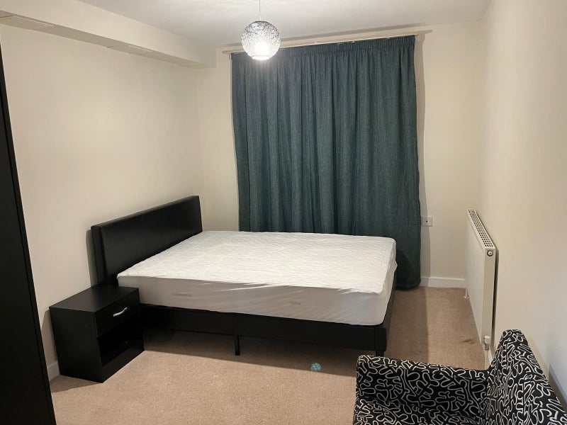 Room Addiscombe Road in Greater London