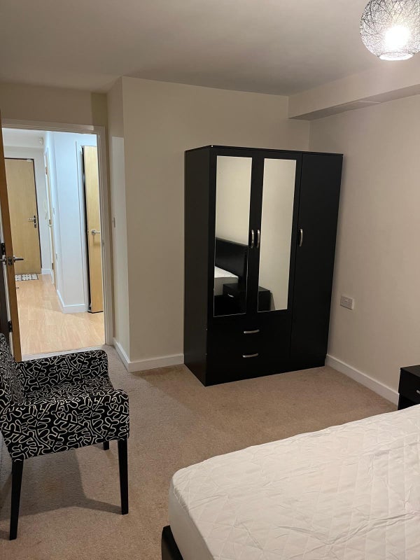 Room Addiscombe Road in Greater London