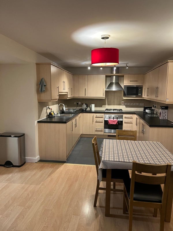 Room Addiscombe Road in Greater London
