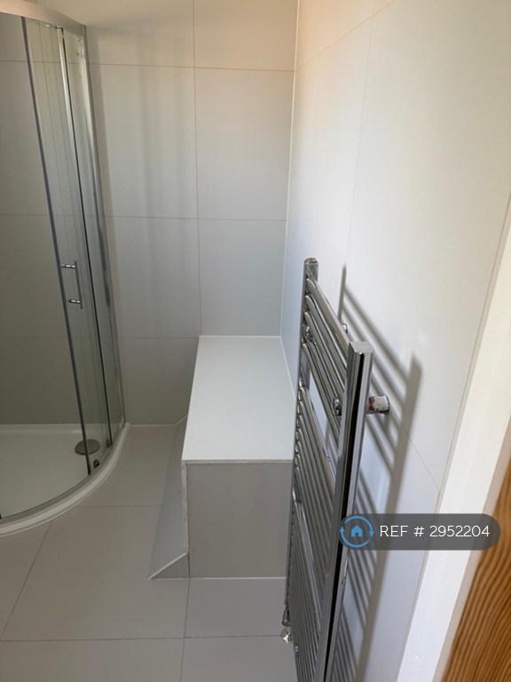Room Trident Drive in Dunstable