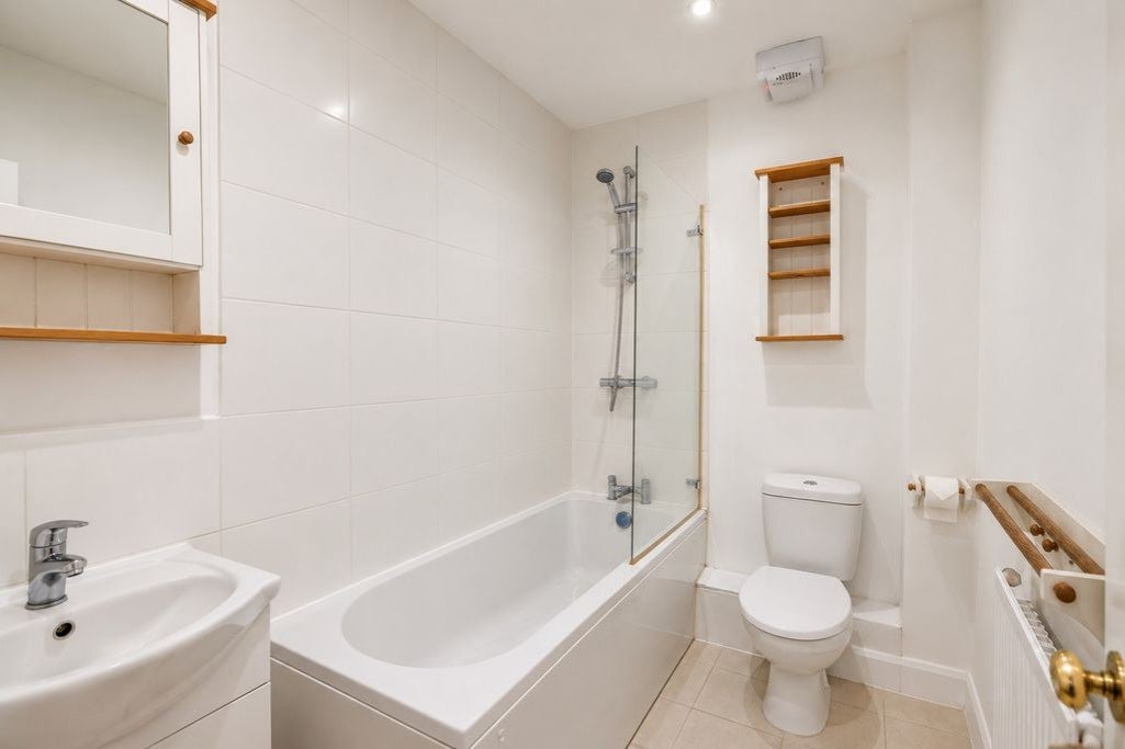 Flat Upton Park in Slough