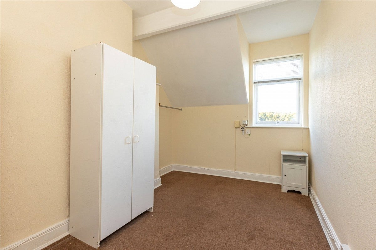 Flat Grosvenor Gardens in Newcastle-under-Lyme