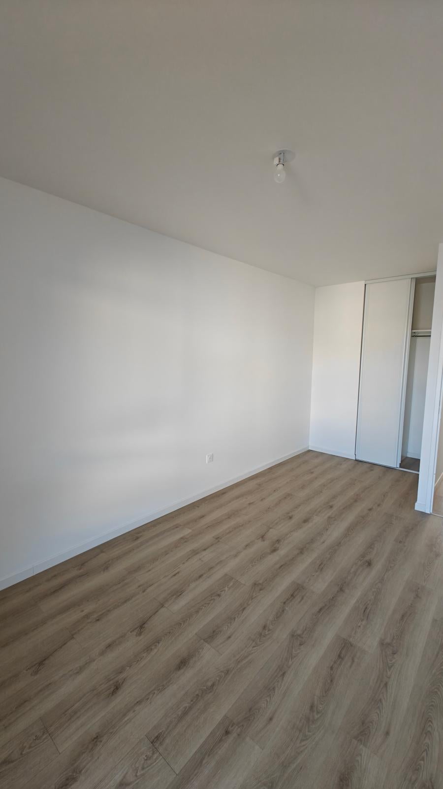Flat Rue Camille du Gast in Villeneuve-la-Garenne