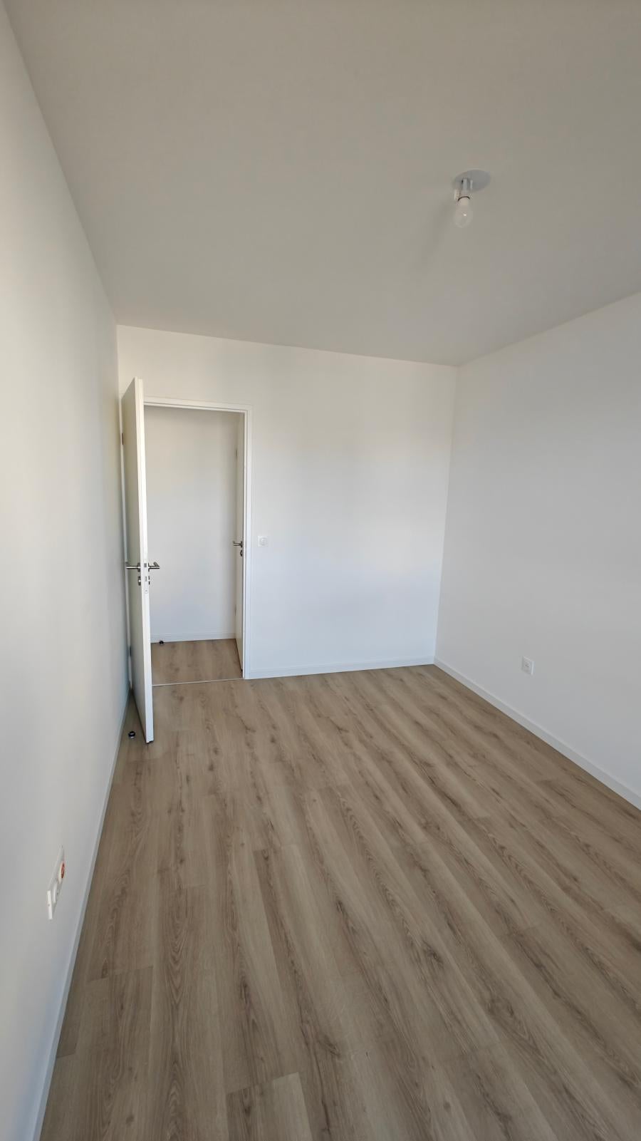 Flat Rue Camille du Gast in Villeneuve-la-Garenne