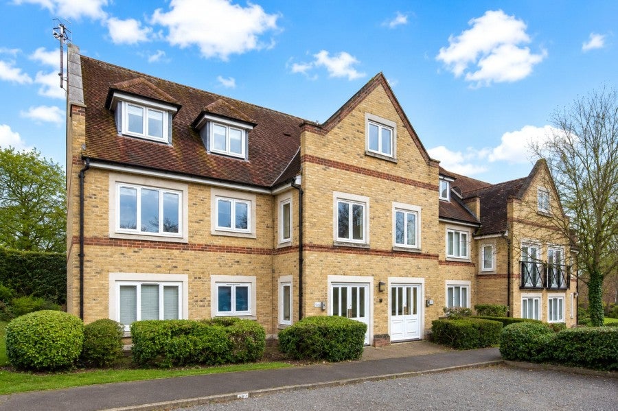 Flat Priory Court in East Hertfordshire