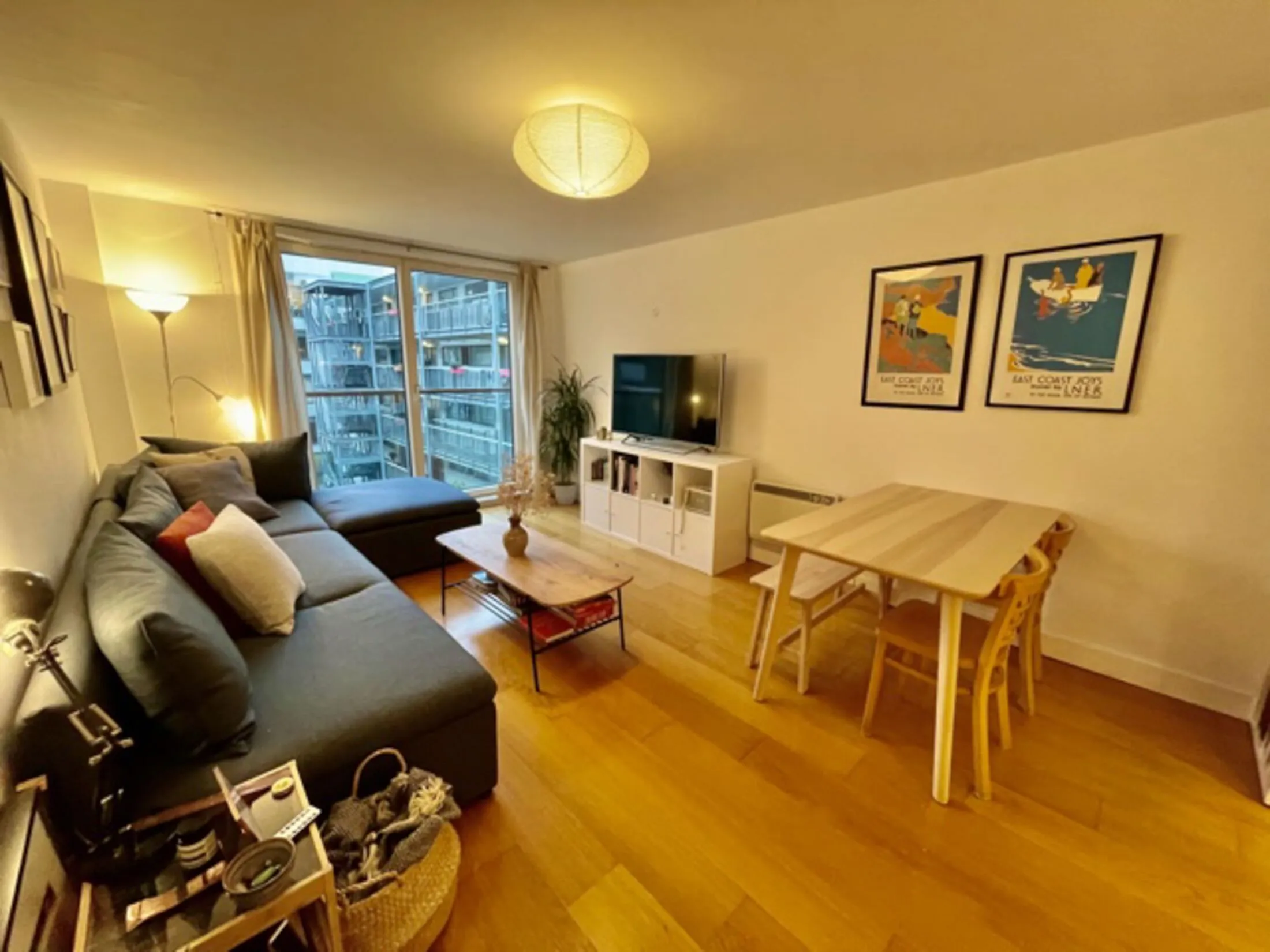 Flat Orsman Road in Greater London