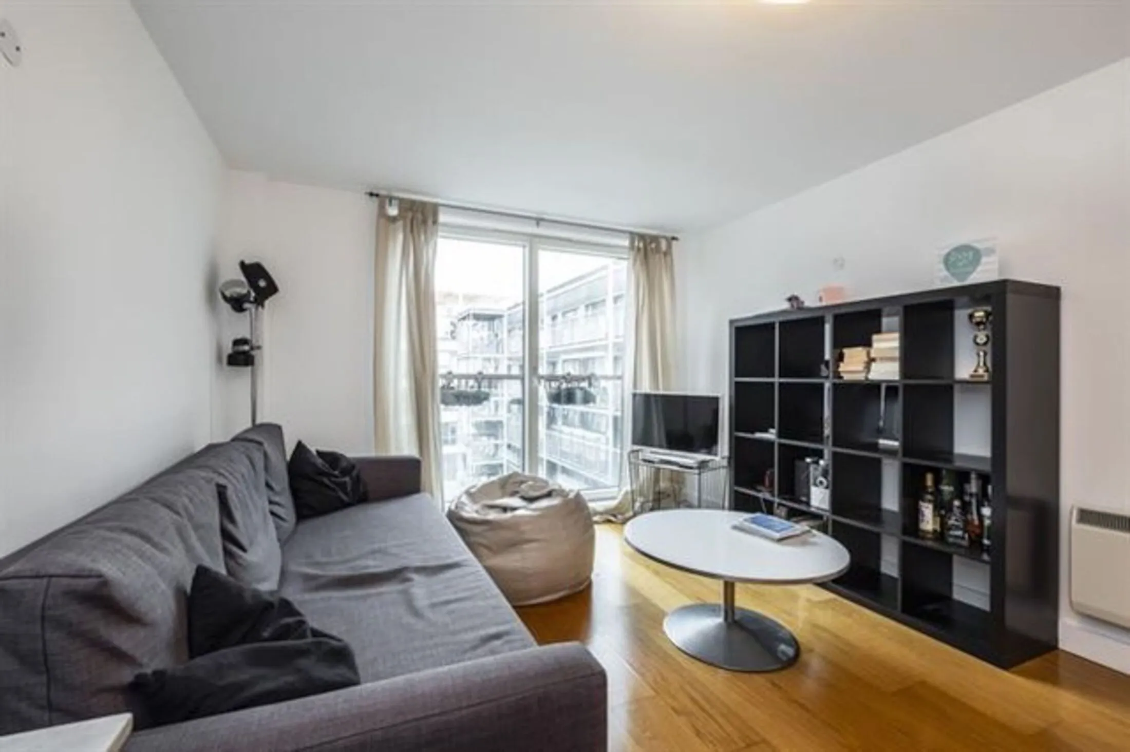 Flat Orsman Road in Greater London