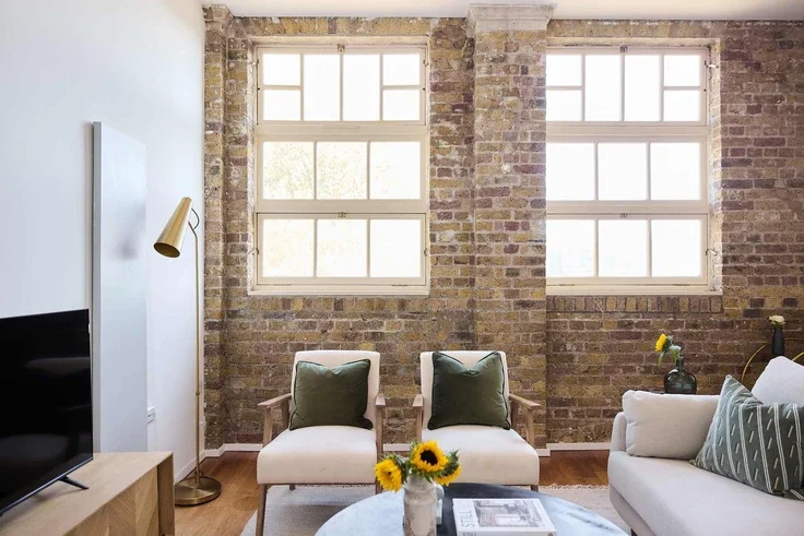 Flat Clark Street in Greater London
