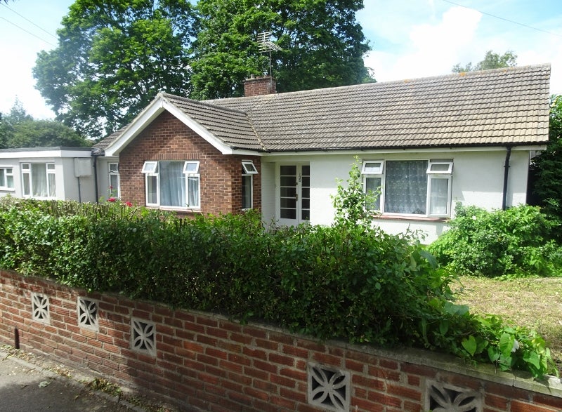 Room Brooks Road in Cambridge