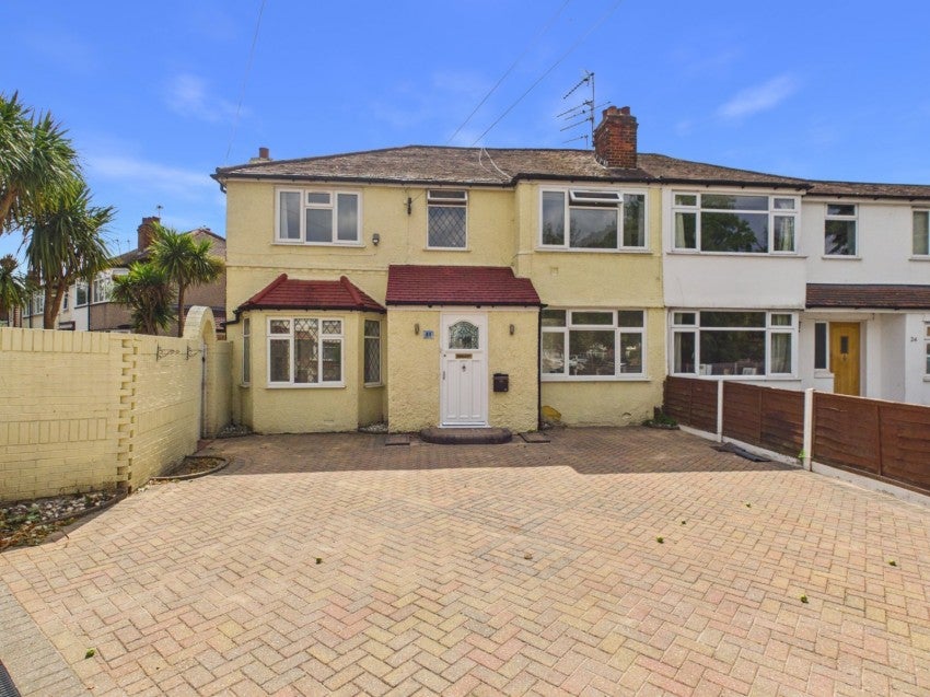 House Petersfield Road in Borough of Spelthorne