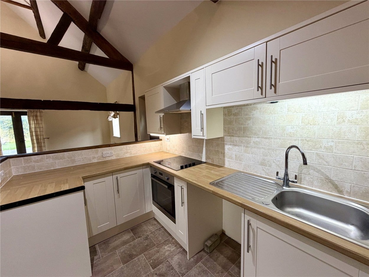 House B4568 in Llanwnnog