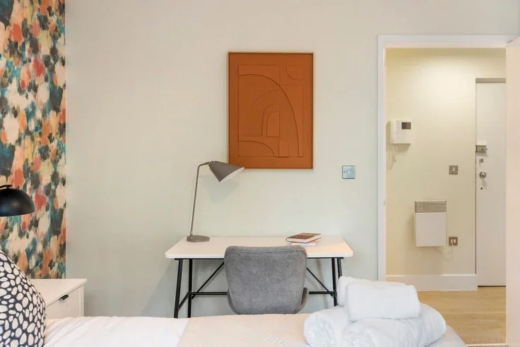 Flat Rockingham Street in Greater London