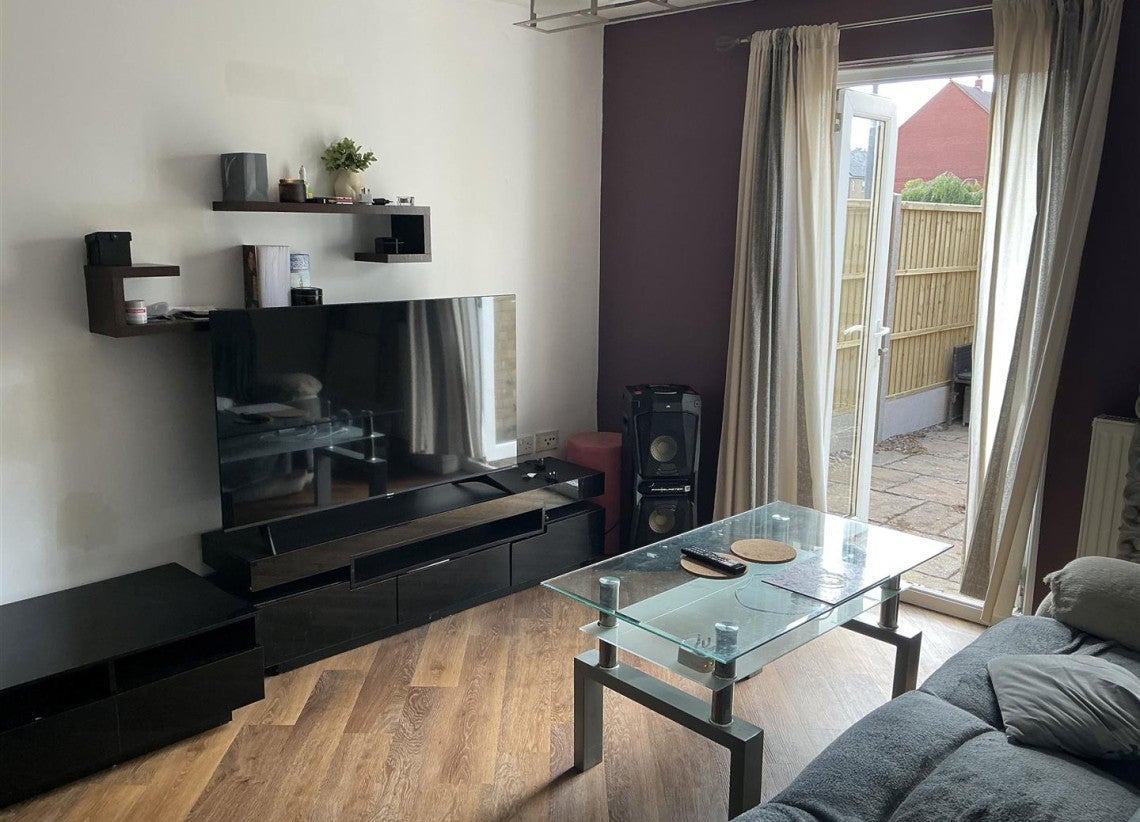 Flat Avocet Close in Rugby