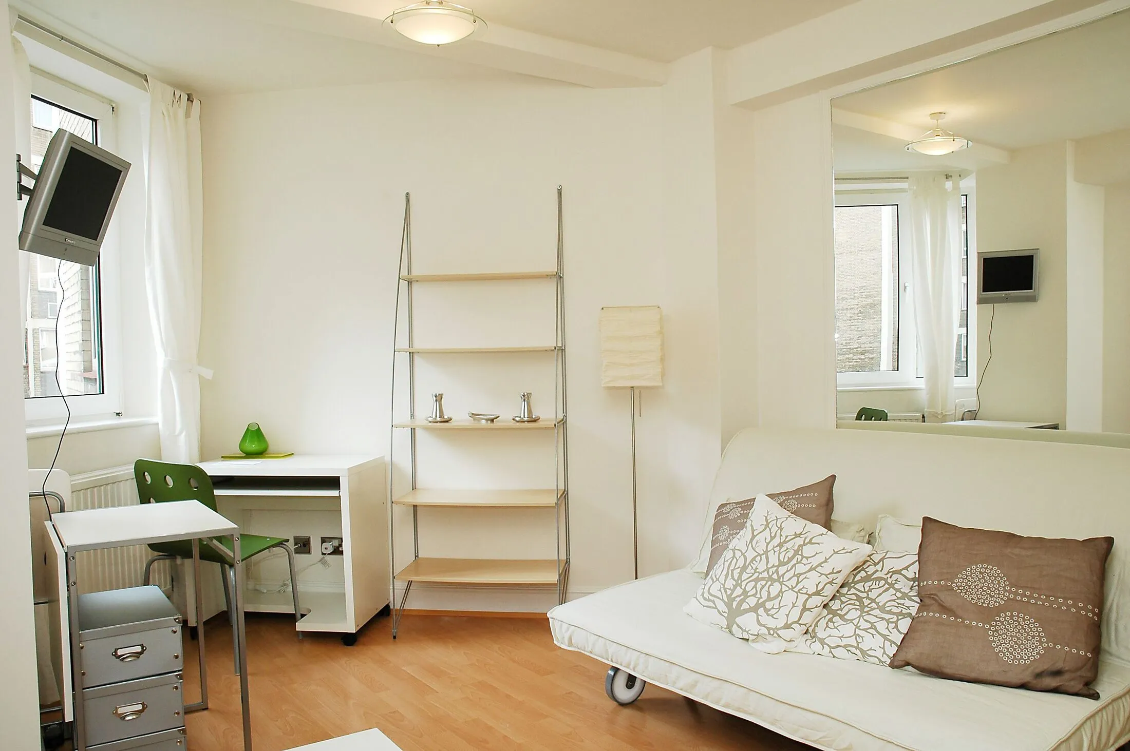 Flat Elystan Street in Greater London
