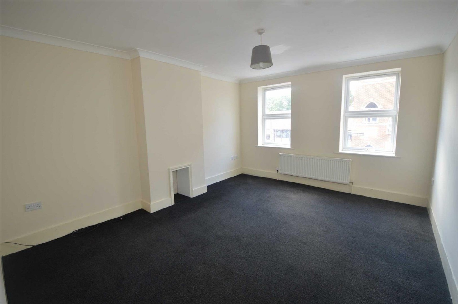 Flat The Broadway in Wealden
