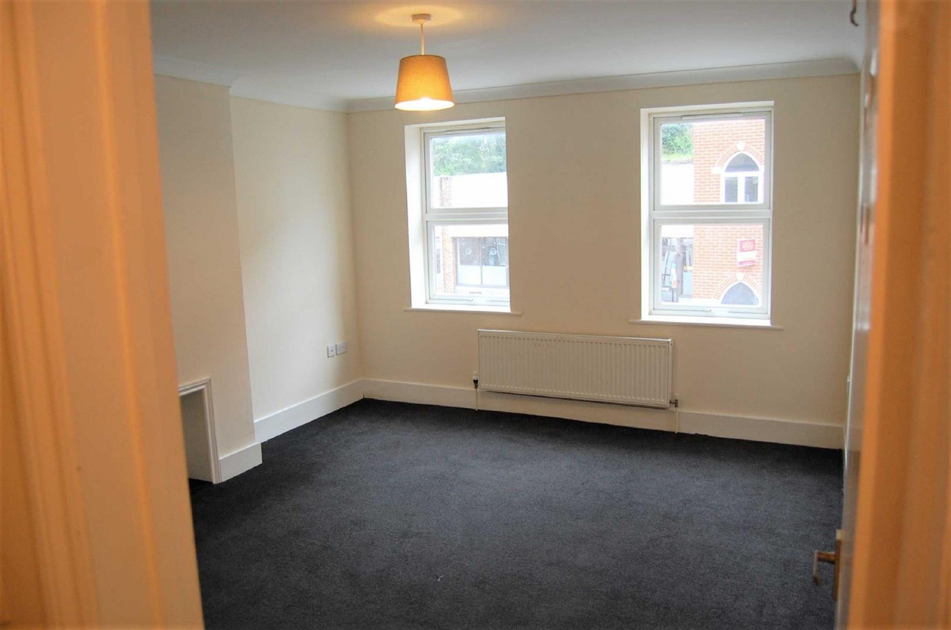 Flat The Broadway in Wealden