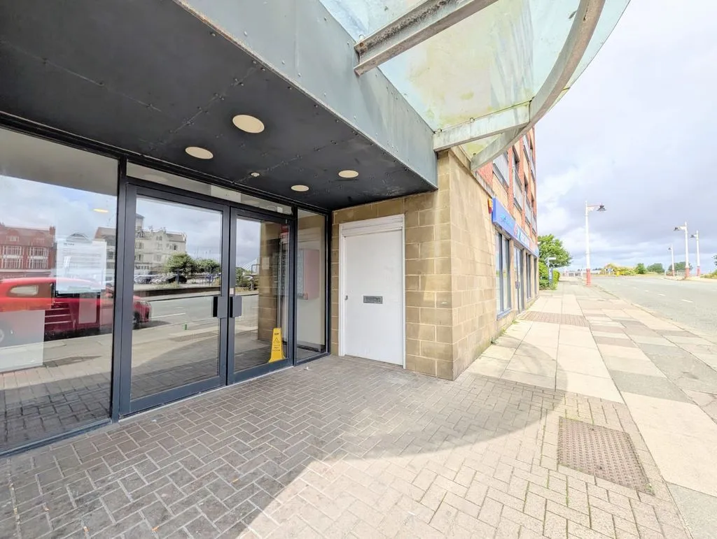 Flat Kingsway in Southport