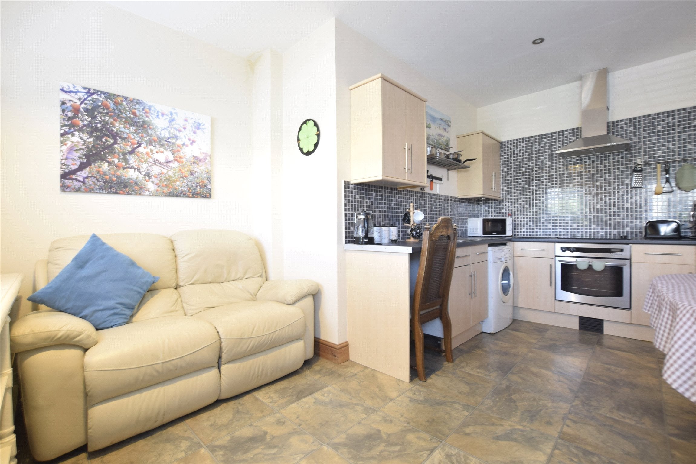 Flat Walwyn Road in Colwall Stone