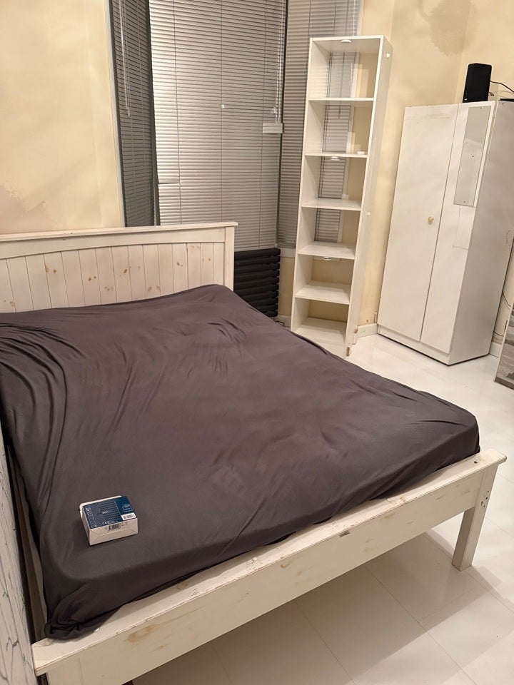 Room Durham Rise in Greater London
