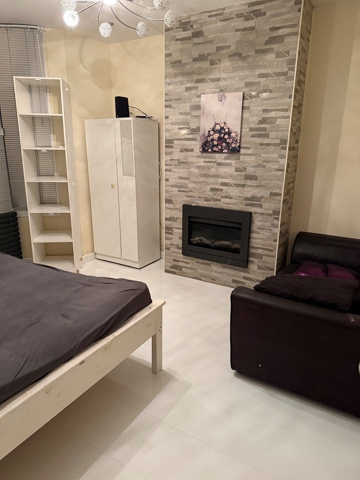 Room Durham Rise in Greater London