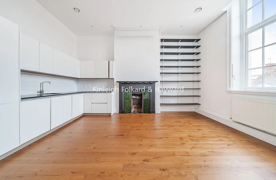 Flat Winchester Street in Greater London