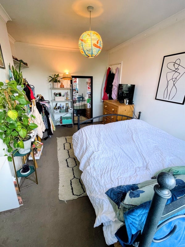 Room Acre Lane in Greater London